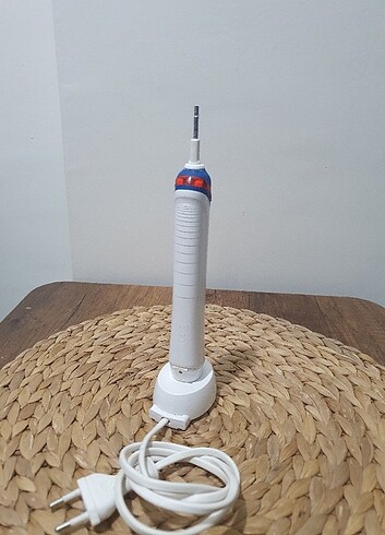 Oral-B ORAL-B ŞARJLI DİŞ FIRÇASI SORUNSUZ