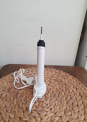 Oral-B ORAL-B ŞARJLI DİŞ FIRÇASI SORUNSUZDUR 