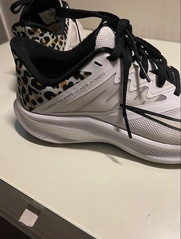 36,5 Beden Nike orijinal spor ayakkabı leopar desen