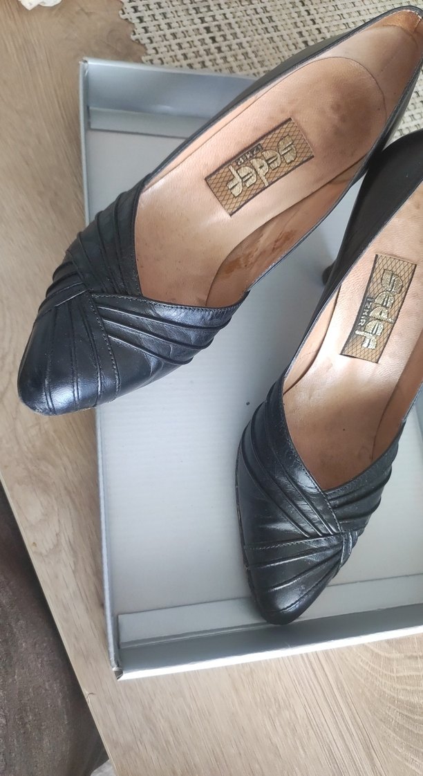 Siyah Deri Pile Detaylı Klasik Topuklu Ayakkabı - Görsel 2