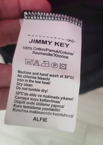 Siyah Dökümlü Uzun Kollu Kadın Bluz - Görsel 8