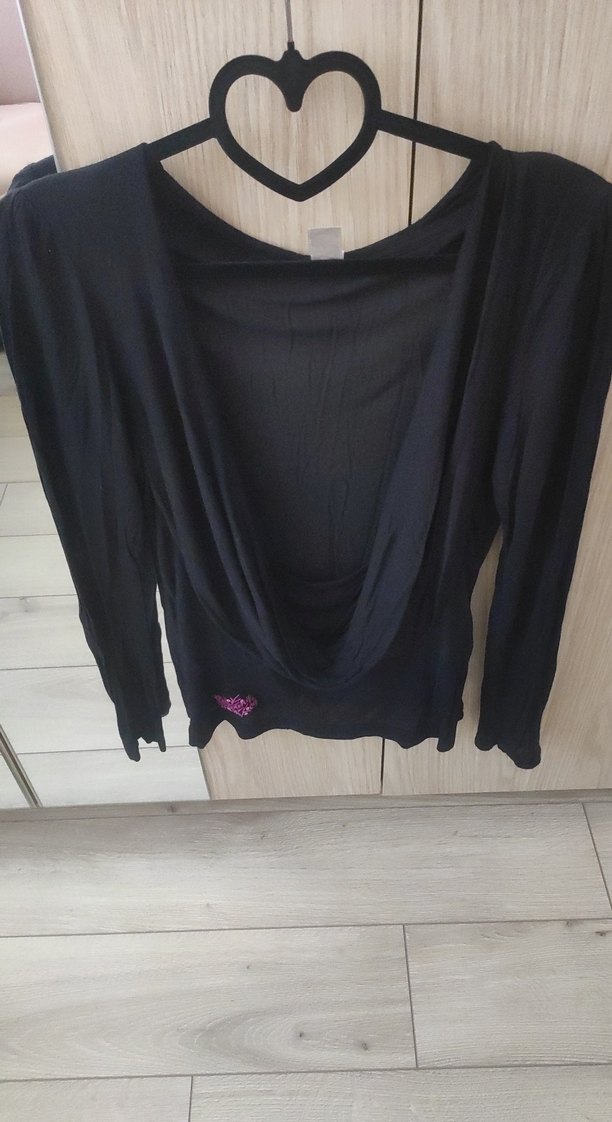 Siyah Dökümlü Uzun Kollu Kadın Bluz - Görsel 4