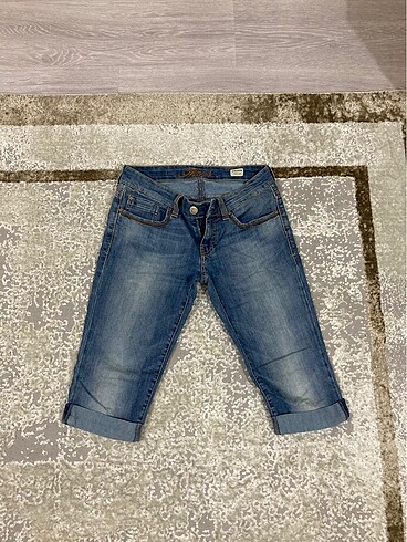 Mavi Capri