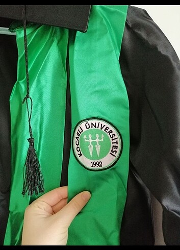 Diğer Kocaeli üniversitesi mezuniyet kıyafeti ve kep 