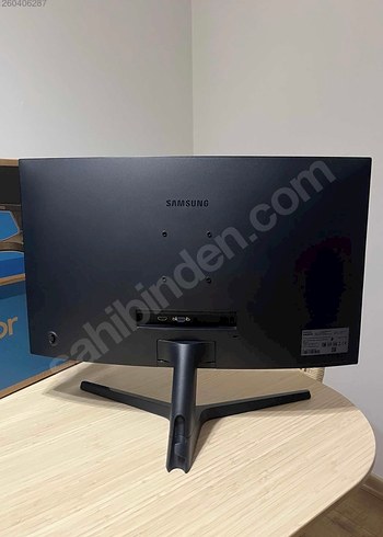 Samsung Curved 27 inc Monitör - Görsel 3