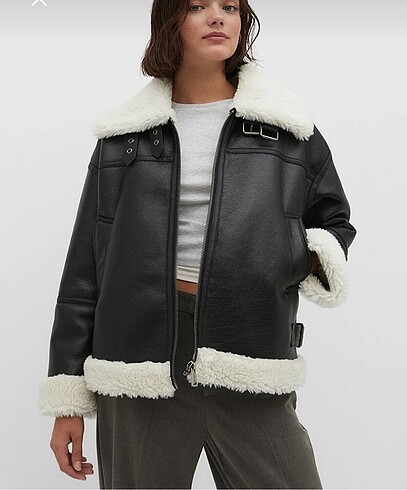 l Beden Stradivarius Mont