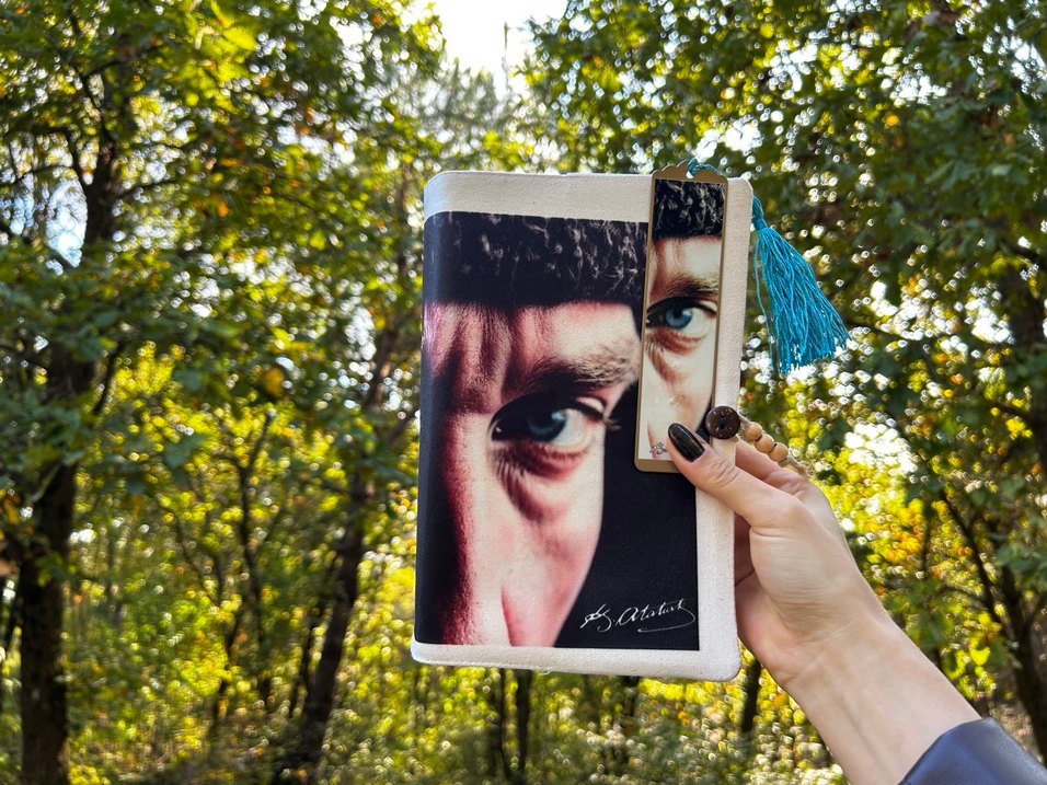 Kitap kılıfı 
Atatürk Portreli Sanat Kitap kılıfı - Görsel 2