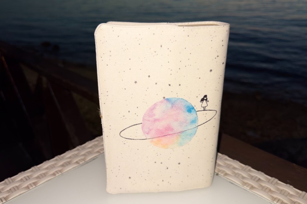 Kitap kılıfı 
Turuncu Yıldızlı Gezegenli kitap kılıfı - Görsel 4