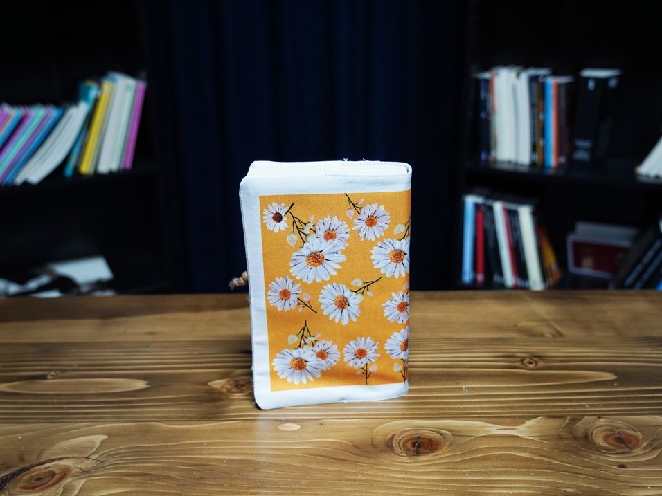 Pastel Sarı Papatya Desenli kitap kılıfı - Görsel 5