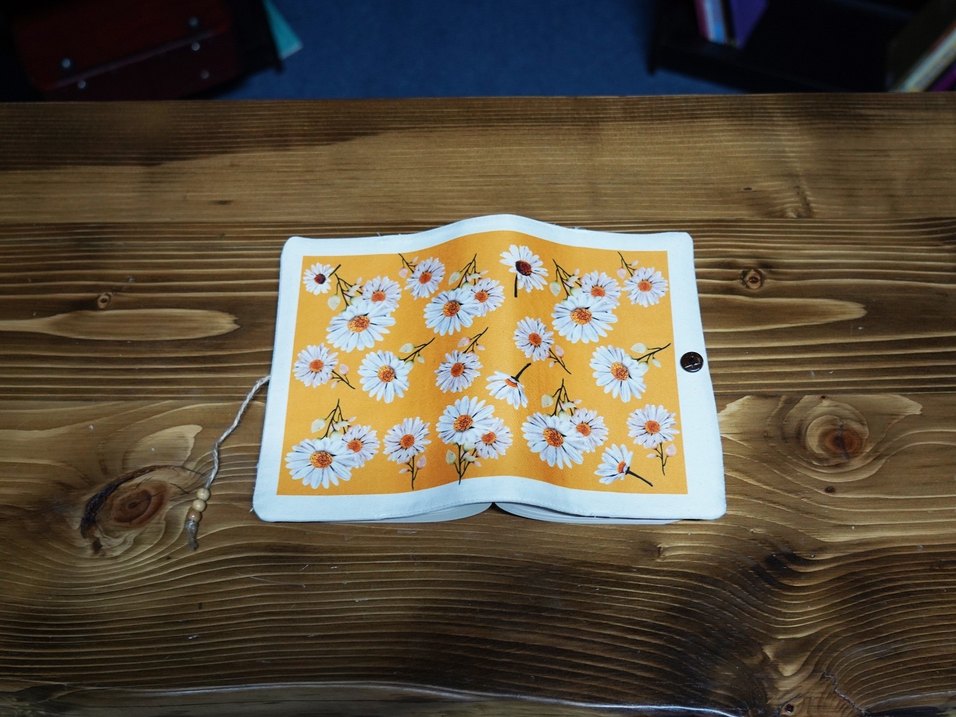 Pastel Sarı Papatya Desenli kitap kılıfı - Görsel 4