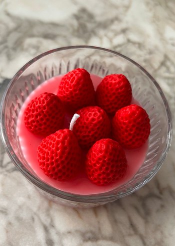 Kırmızı Renkli Meyve Görünümlü Mum - Görsel 2