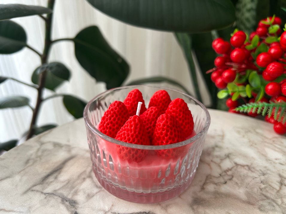 Kırmızı Renkli Meyve Görünümlü Mum - Görsel 3