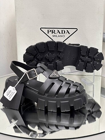 Prada sandalet