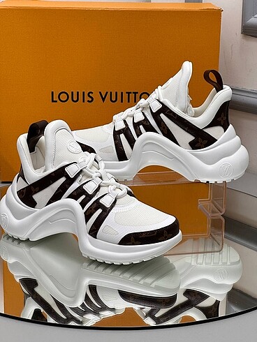 Louis Vuitton kadın spor ayakkabı