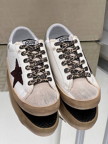 37 Beden beyaz Renk Golden Goose kadın ayakkabı