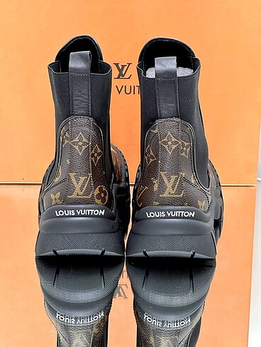 39 Beden kahverengi Renk Louis Vuitton bot