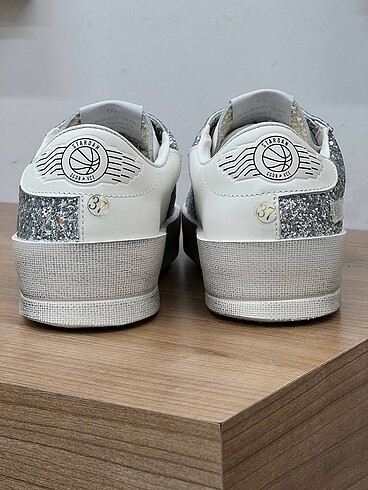 37 Beden beyaz Renk Golden goose kadın ayakkabı