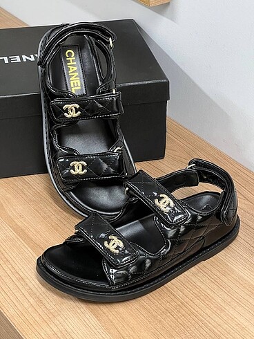 Chanel siyah sandalet