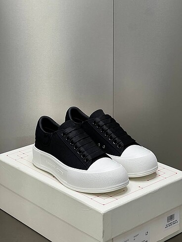 Alexander McQueen spor ayakkabı sneaker