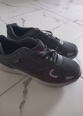 Gri Bağcıklı Erkek Spor Ayakkabı kinetix