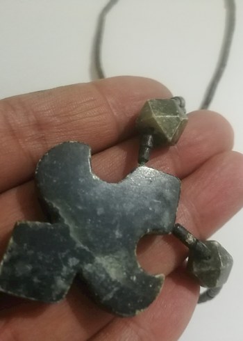 Gri Bulmaca Parçası Kolye