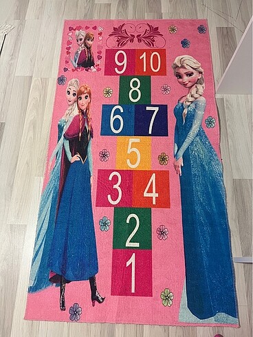 Elsa çocuk odası halısı