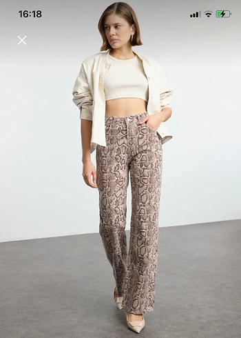 Trendyol & Milla Bej Yılan Desenli Regular Fit Kadın Jean