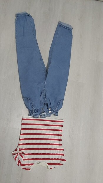 Collezione Mom Jean ve tişört
