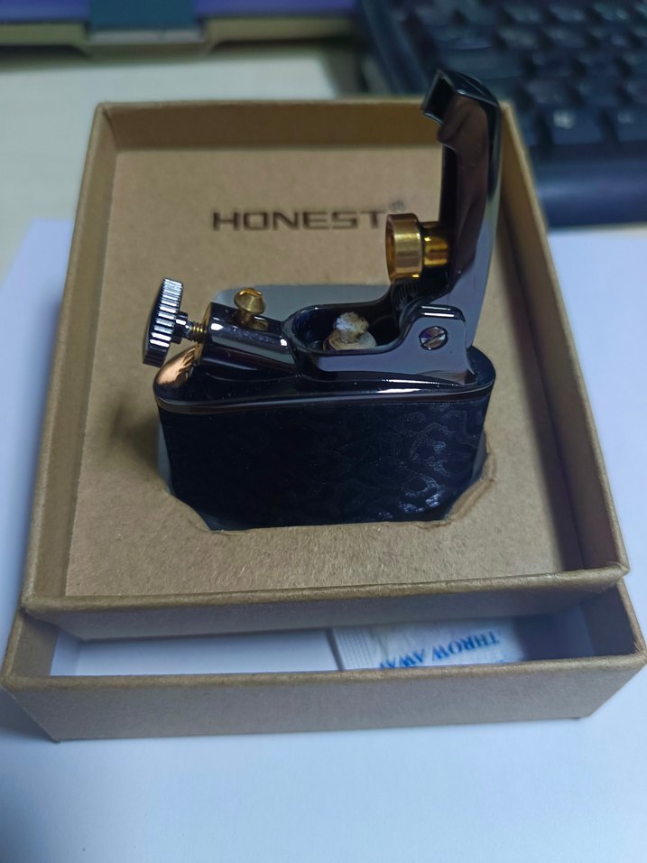 Siyah HONEST Desenli Çakmak - Görsel 4