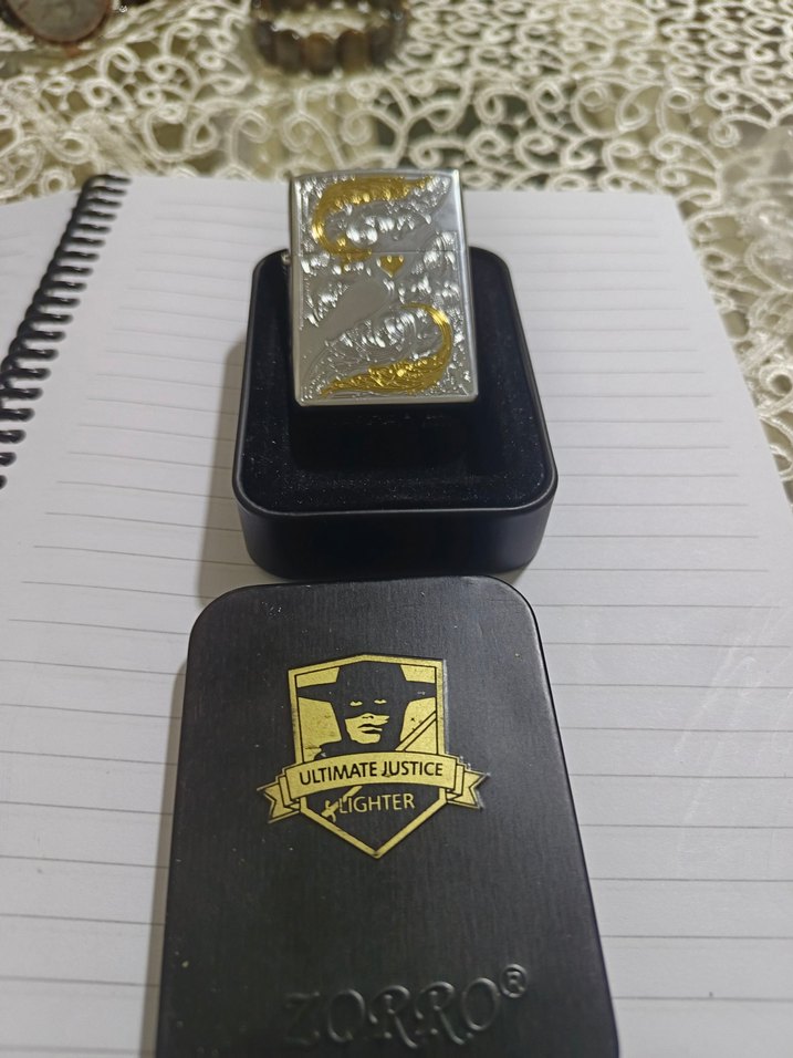 zorro Altın Detaylı İşlemeli Zippo Çakmak - Görsel 5