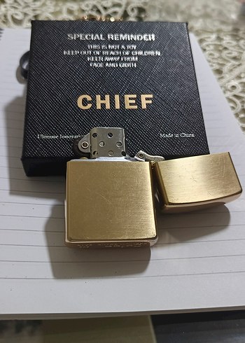 chief Altın Renkli İşlemeli Çakmak - Görsel 2