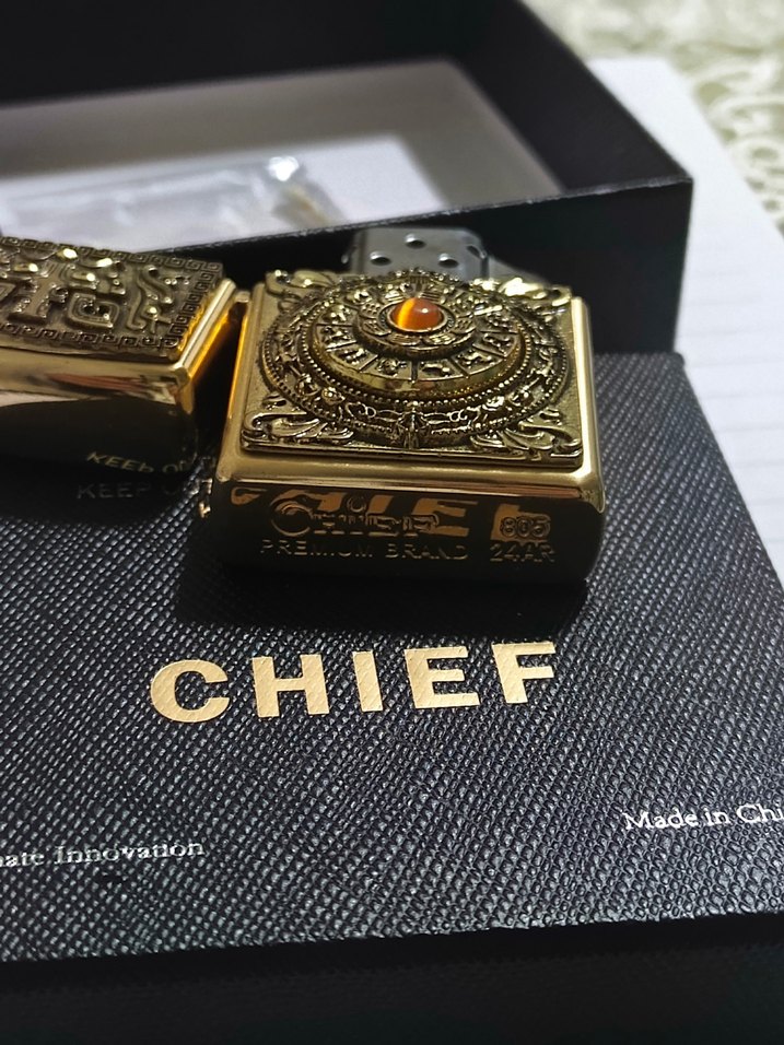 chief Altın Renkli İşlemeli Çakmak - Görsel 5