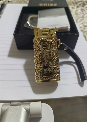 chief Altın Renkli İşlemeli Çakmak - Görsel 4