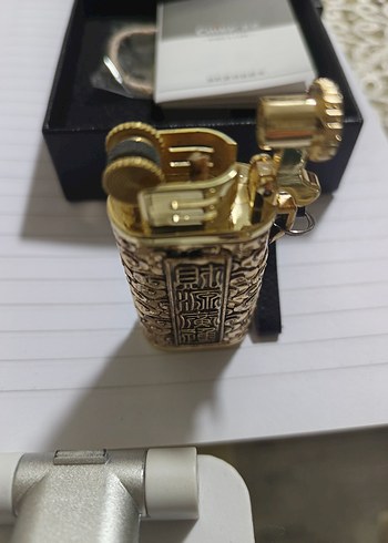 chief Altın Renkli İşlemeli Çakmak - Görsel 2