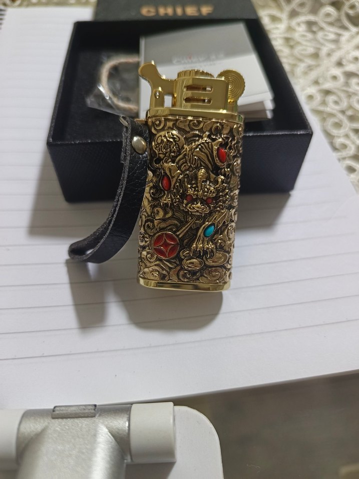 chief Altın Renkli İşlemeli Çakmak - Görsel 5