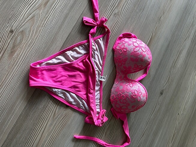 Pembe bikini