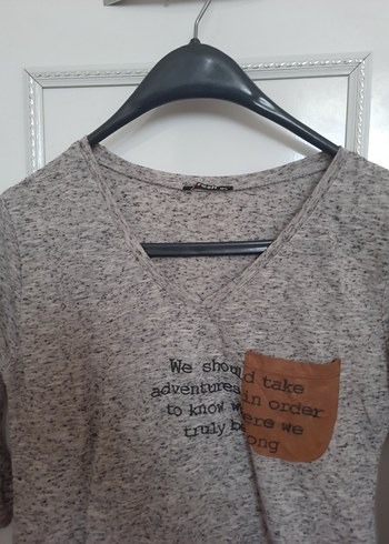 Gri Düğmeli Pamuklu Hamile Tişörtü - Görsel 3