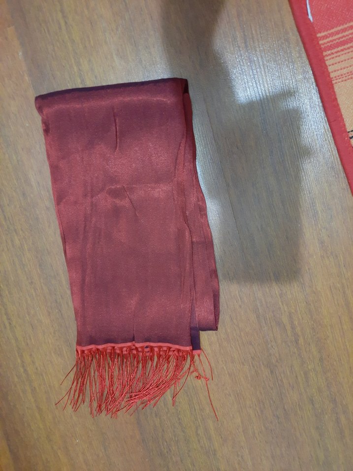 Bordo Kadın Drapeli Saten Şal - Görsel 2