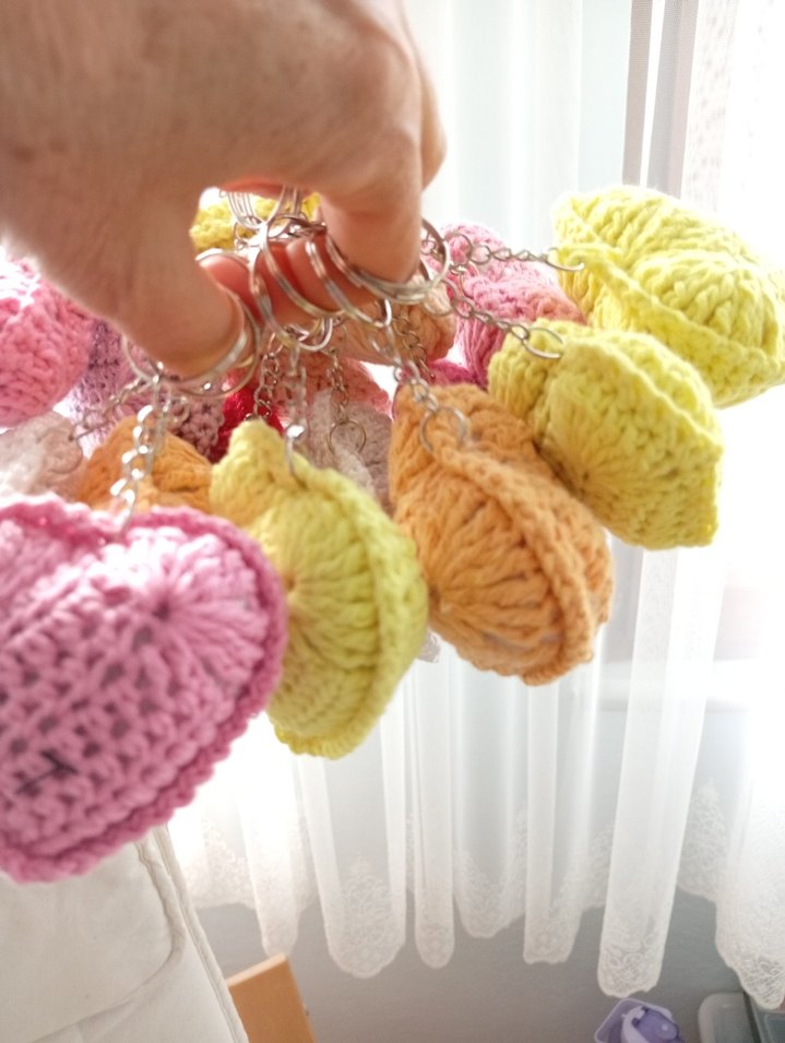 Lütfen açıklamayı okuyun. Renkli Örgü kalp şeklinde Anahtarlık - Görsel 3