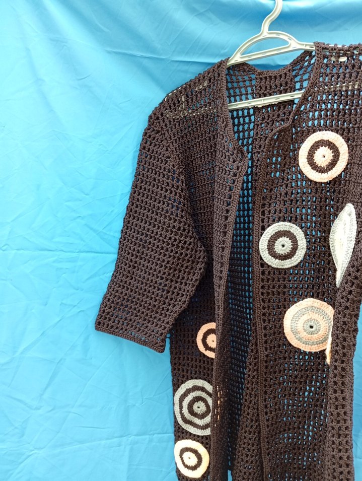 Uzun siyah, renkli motif detaylı Örgü Kadın Hırka - Görsel 3