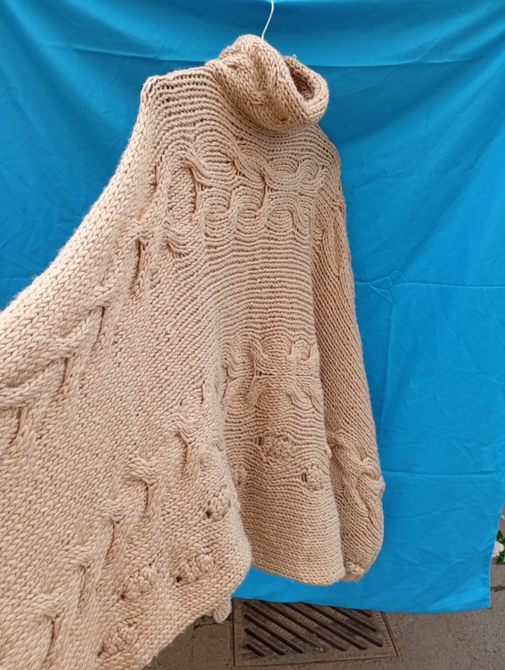 Bej Bohem Uzun Kollu Boğazlı Örgü Panço - Görsel 2