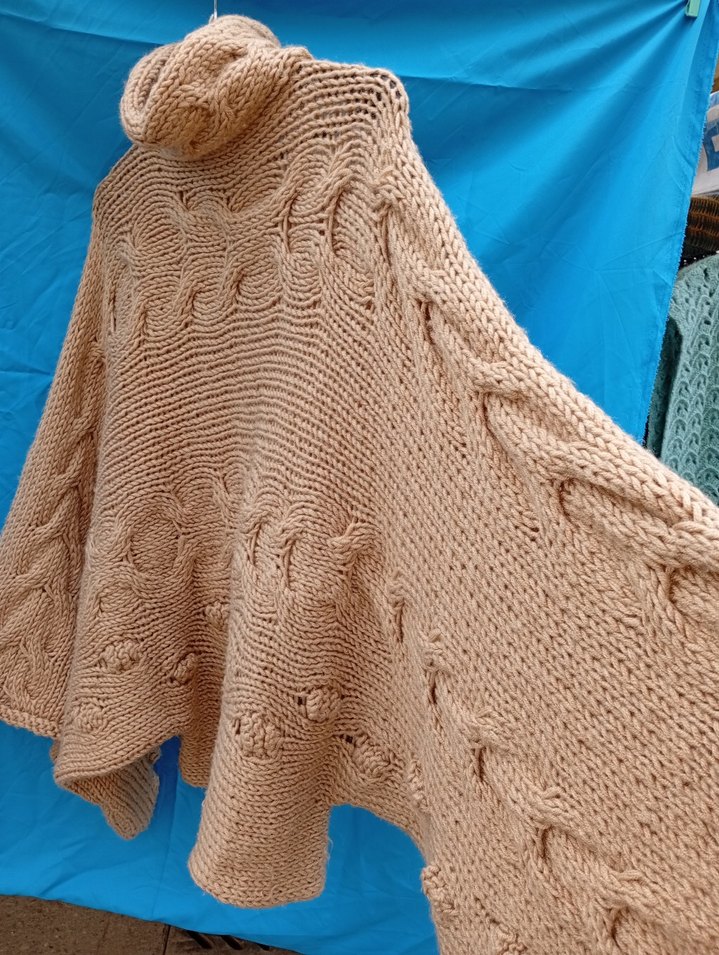 Bej Bohem Uzun Kollu Boğazlı Örgü Panço - Görsel 4