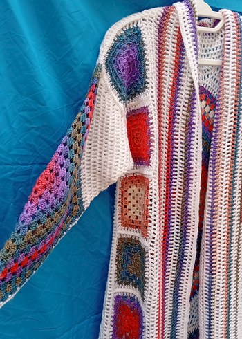 Renkli Bohem El Örgüsü Uzun Hırka - Görsel 3