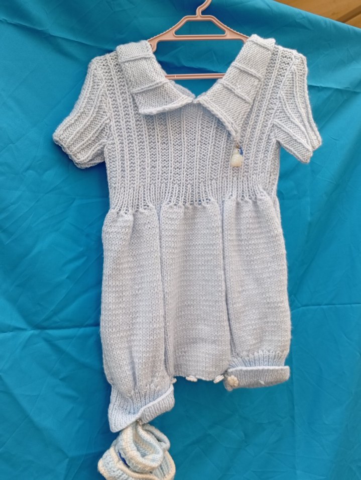 Mavi El Örgüsü Kısa Kollu Erkek bebek tulumu ve patiği. - Görsel 2