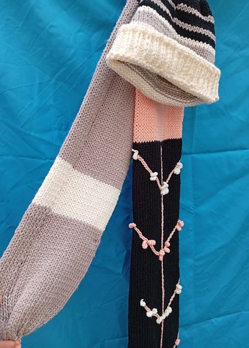 Çocuk Örgü Bere ve Nakışlı Atkı Seti - Görsel 2