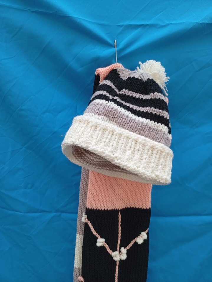 Çocuk Örgü Bere ve Nakışlı Atkı Seti - Görsel 5