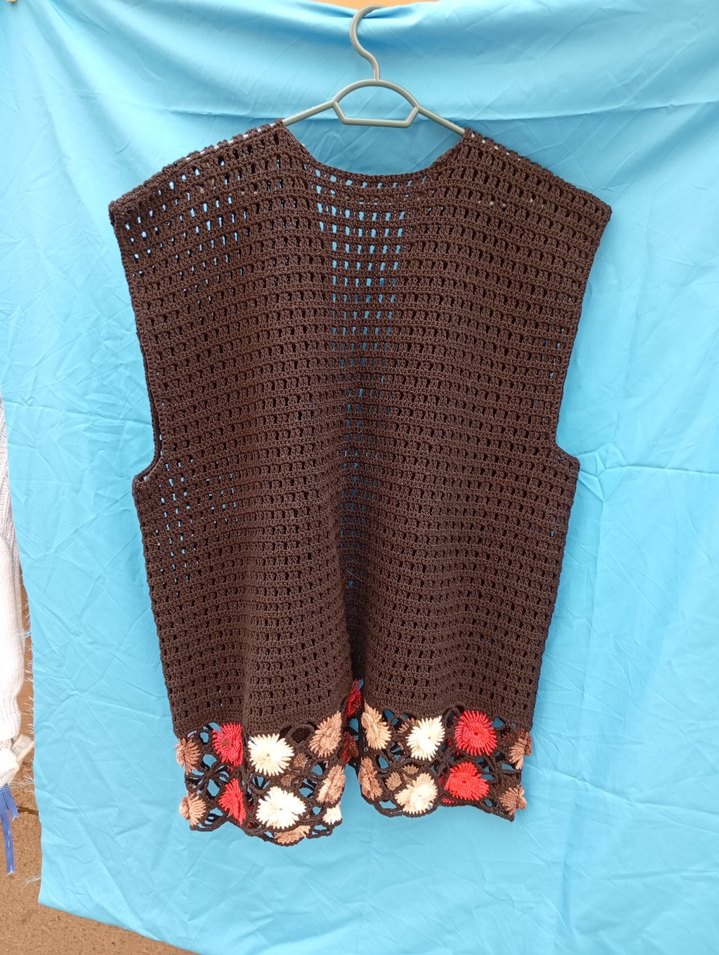 Siyah, Renkli Motif Detaylı El Örgüsü Bohem Yelek - Görsel 2