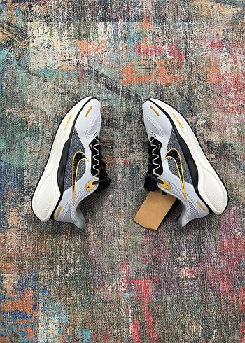 nike Pegasus Gri Bağcıklı Erkek Koşu ve Antrenman Ayakkabısı - Görsel 2