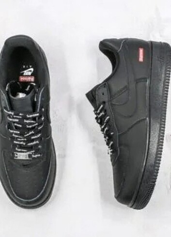 Nike Air force 1 supreme 