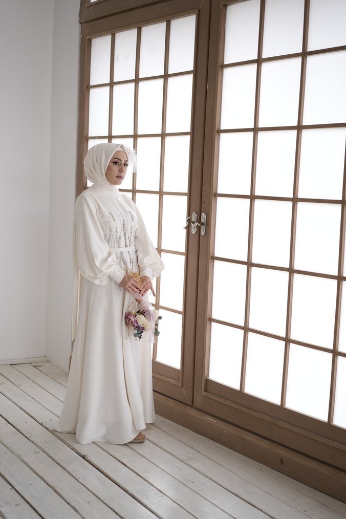 Uzun Kollu kırık beyaz nikah elbisesi - Görsel 2